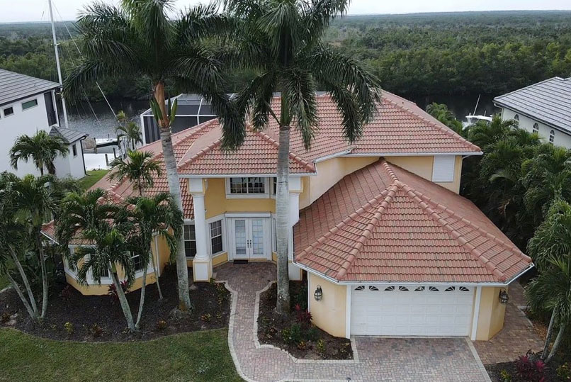 Read more about the article Why Roofs Are Expensive in Cape Coral, Florida?